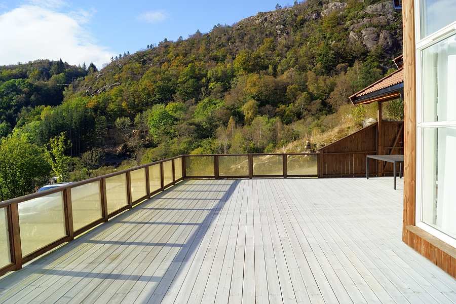 Die 70 qm große Terrasse des Hauses