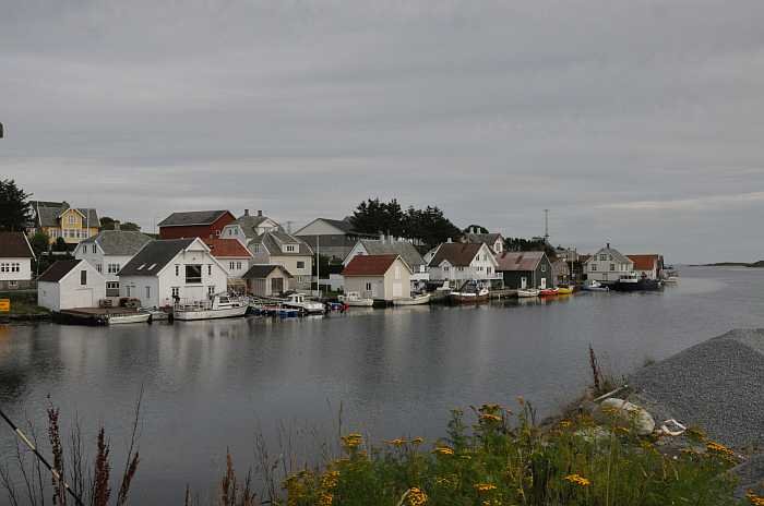 Die Meerverbindung Leiasundet - hier liegt das Seehaus Ellen Die Meerverbindung Leiasundet - hier liegt das Seehaus Ellen