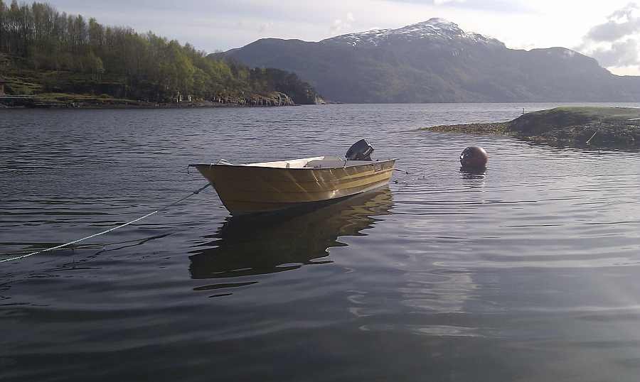 Das Angelboot 15 Fuß/10 PS ist bereist im Hauspreis enthalten