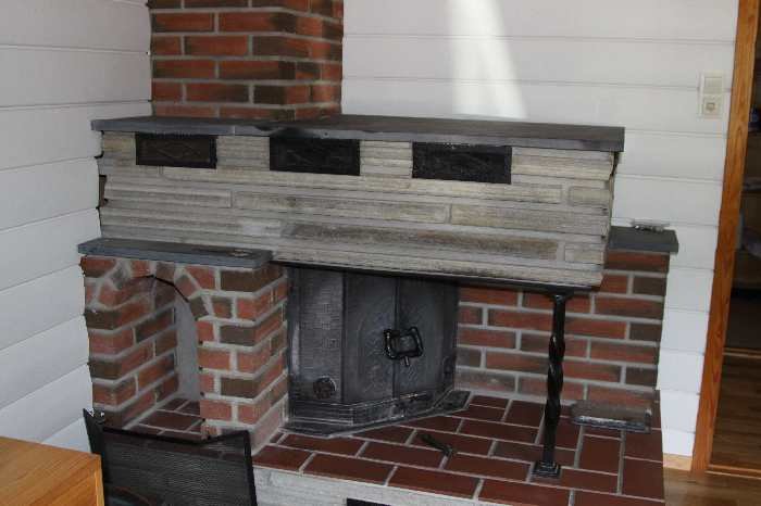 Auch ein Kamin steht zur Verfügung.