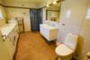 Badezimmer im EG hier befinden sich Waschmaschine und Trockner