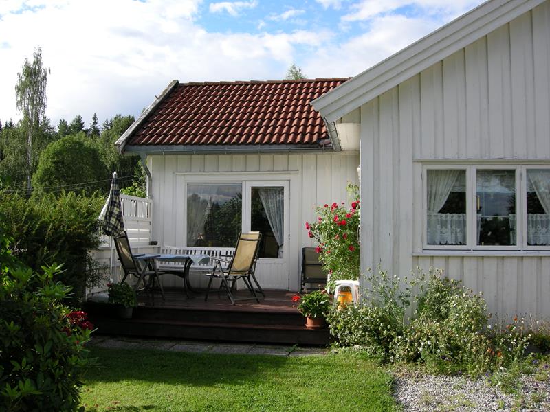 Teil der großen Terrasse - viel Platz auch draußen...