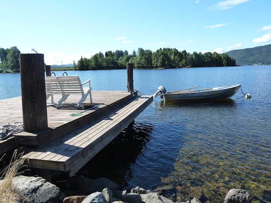 Blick vom Steg auf den See