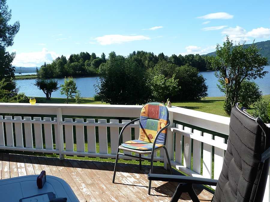 Blick von der Terrasse auf den See