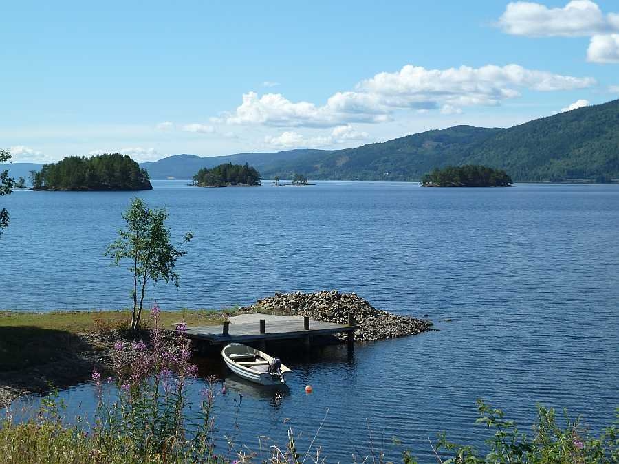 Blick auf den See ein wenig südlich vom Ferienhaus