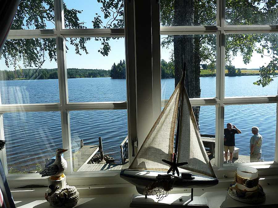 Blick aus dem Fenster im Wohnbereich