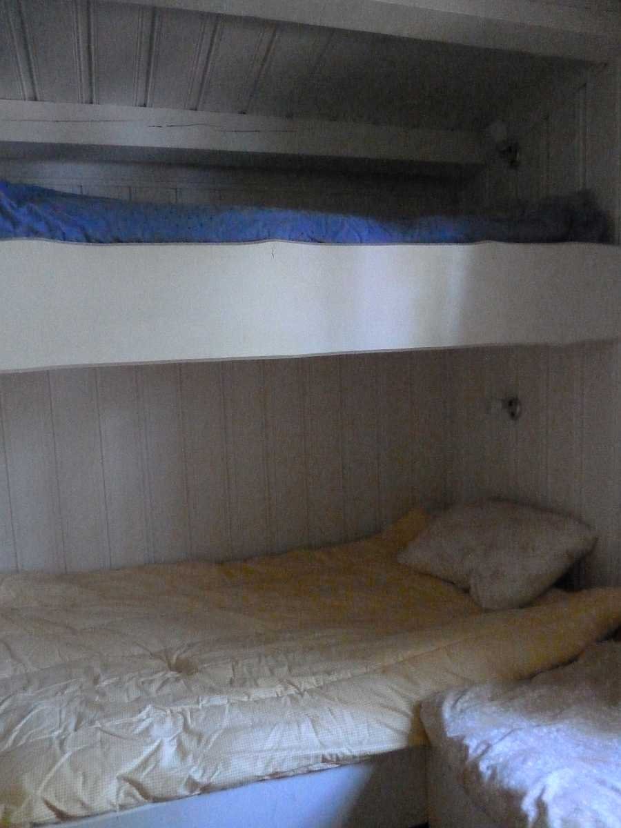 ... und ein Etagenbett mit 2 weiteren Schlafplätzen