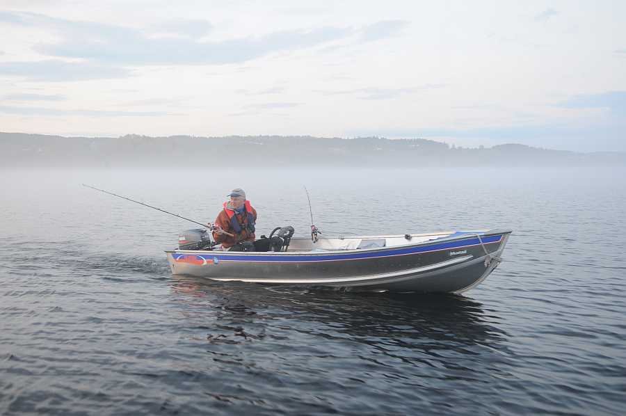 Bereits im Hauspreis enthalten - Alu-Angelboot 14 Fuß/15 PS, 4-Takter