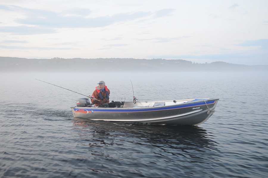 Bereits im Hauspreis enthalten - Alu-Angelboot 15 Fuß/9,9 PS, 4-Takter (Abb. ähnlich)