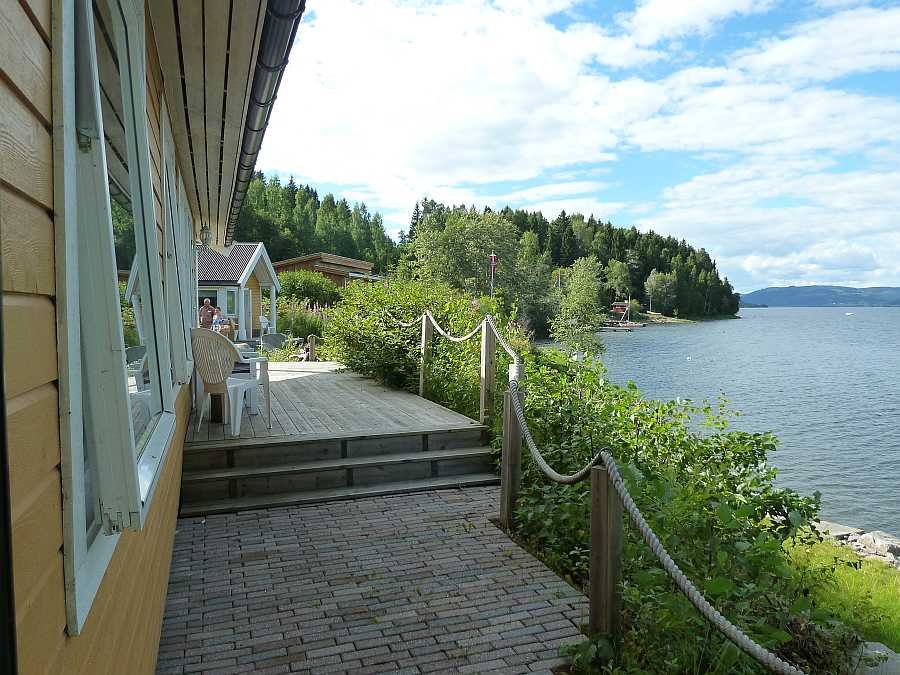 Blick entlang des Ufergrundstücks nach Norden