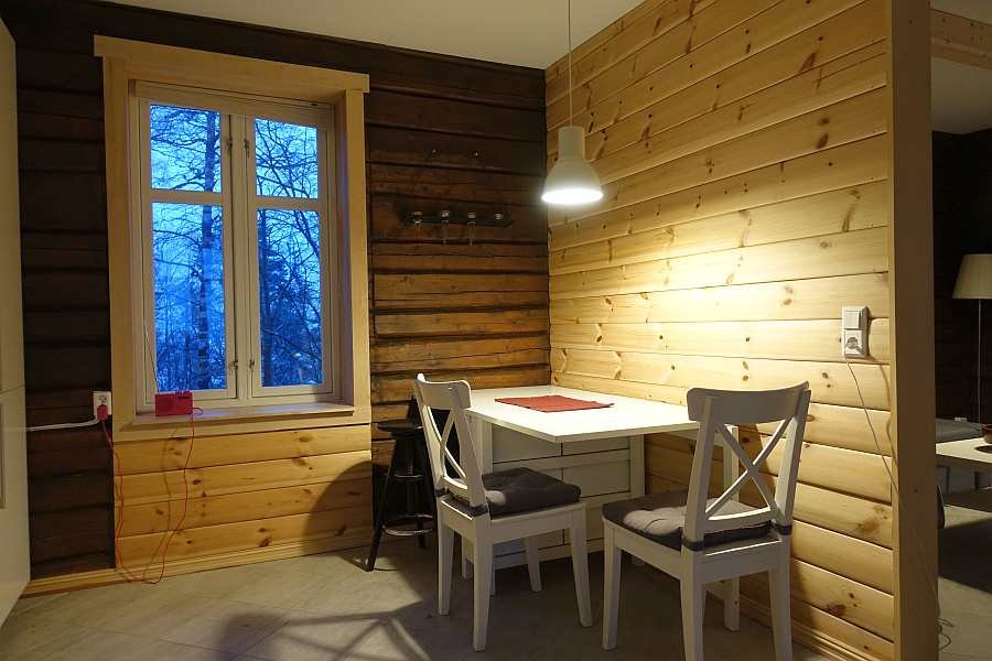 Der zusätzliche Esstisch in der Wohnküche