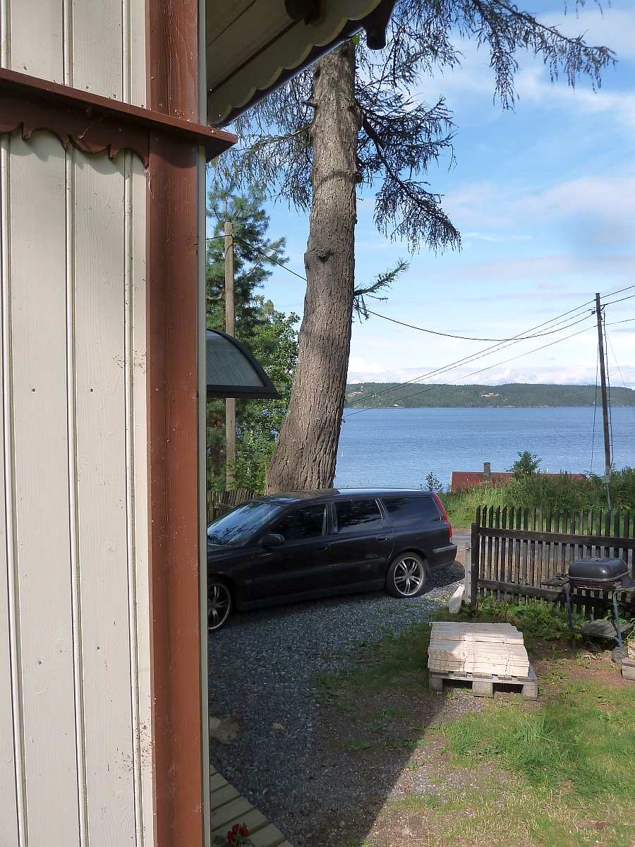 Blick vom Hausgrundstück auf den See Øyeren