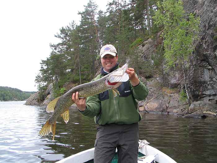 Björn weiß wie man auf  Hechte angelt! Björn weiß wie man auf  Hechte angelt!