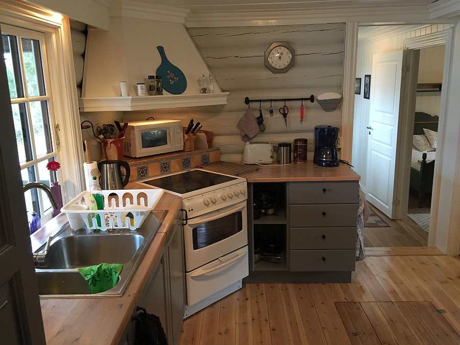 Die komplett ausgestattete Küche des Ferienhauses (die Küche wurde Anfang 2017 komplett umgebaut und vergrößert).