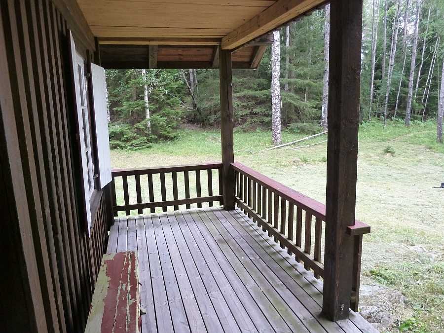 Die große Veranda des Ferienhauses