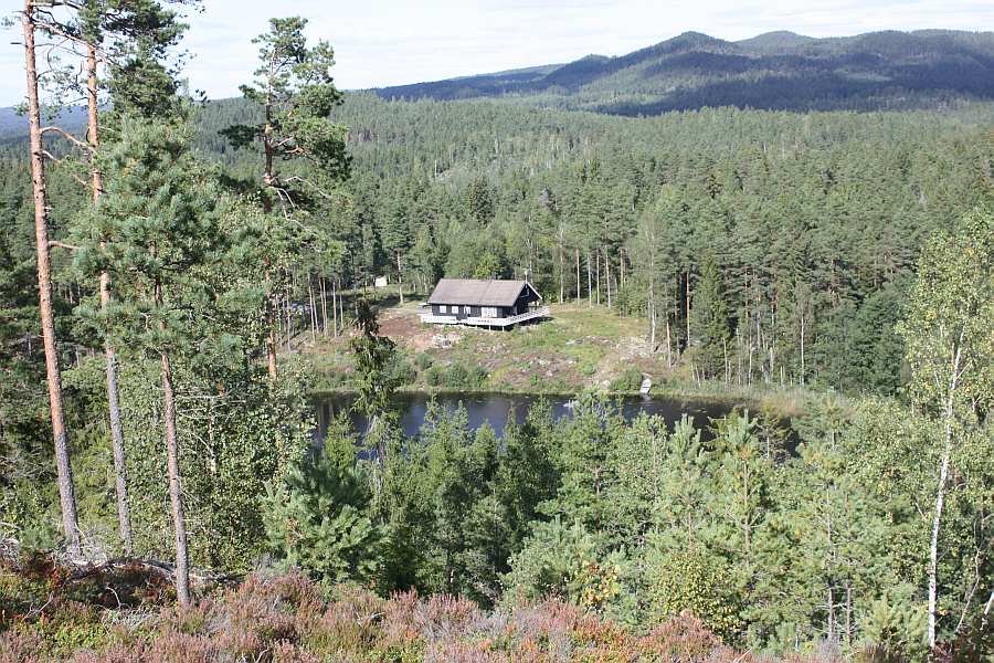 Das Haus liegt inmitten der norwegischen Natur in absolut herrlicher Lage