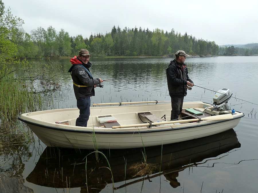 Ebenfalls bereits im Preis enthalten - das Boot 14 Fuß mit E-Motor. Dieses Boot liegt am Hechtsee Kolbjørnsviksjøen