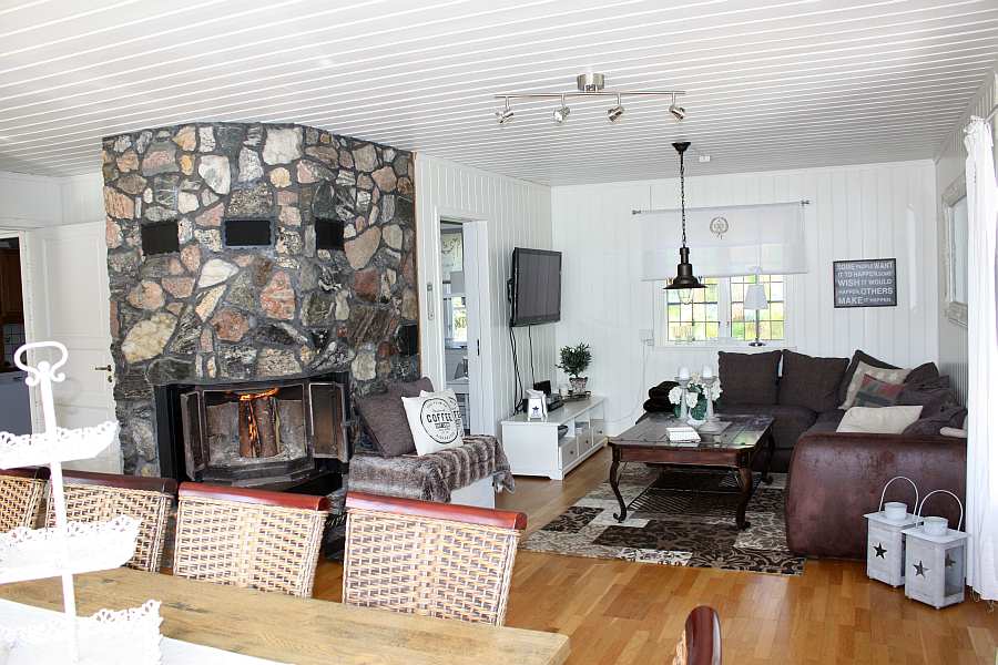 Blick vom Essbereich zur Sitzecke