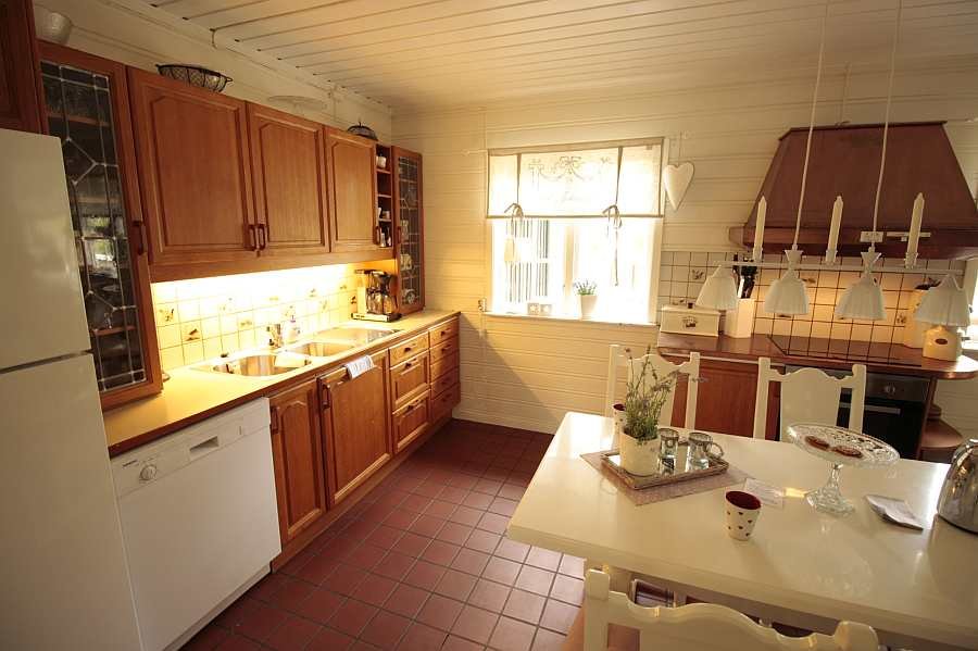 Die Küche ist komplett ausgestattet