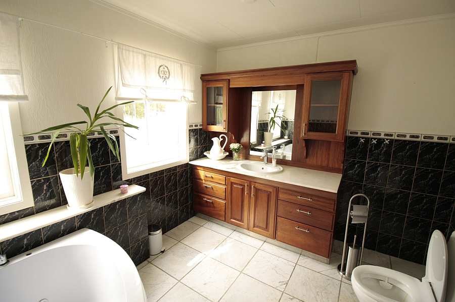 Der Waschbereich und das WC