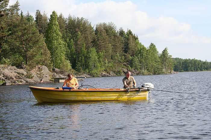 Bereits im Hauspreis enthalten: Motorboot 14 Fuß / 5 PS, 4-Takter