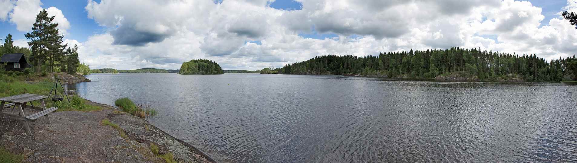 Blick von Grundstück des Ferienhauses auf den See Ara Blick von Grundstück des Ferienhauses auf den See Ara