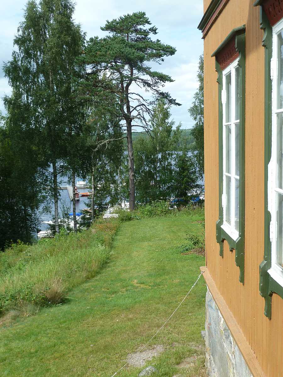 Zum See ist es nur wenige Schritte