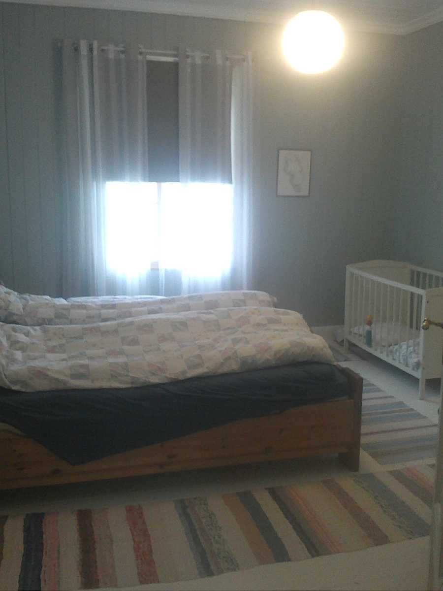 Eines der Schlafzimmer - hier mit einem Doppelbett - Babybett vorhanden