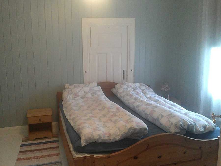 Insgesamt gibt es drei Schlafzimmer