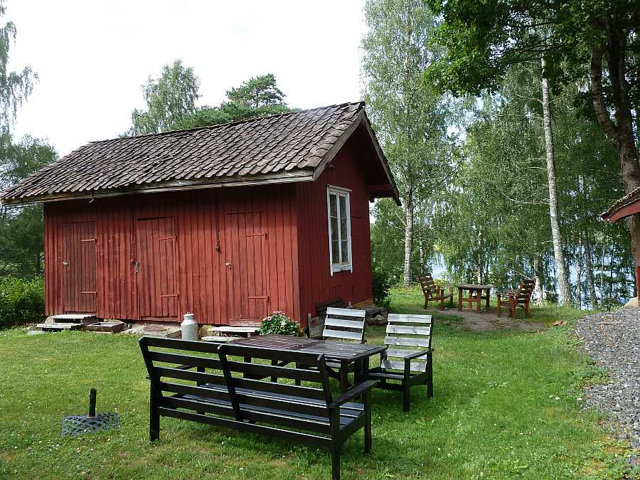 Der Schuppen im Garten als Stauraum - Sitzbereich