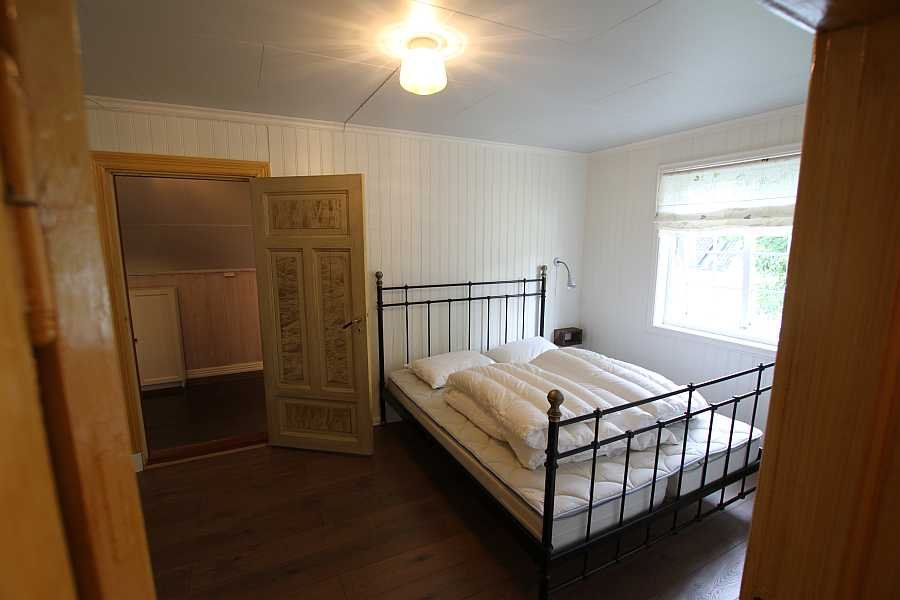 Schlafzimmer mit Doppelbett