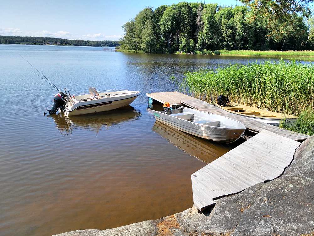 Der Bootssteg direkt vor dem Haus Der Bootssteg direkt vor dem Haus