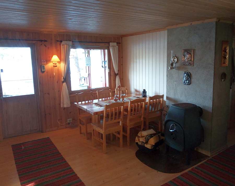 Der Essbereich des Hauses mit Blick auf den See Der Essbereich des Hauses mit Blick auf den See