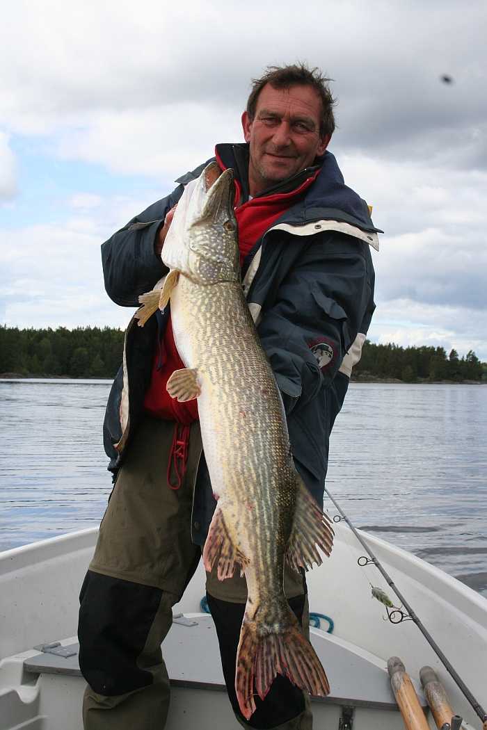Thordes Hawich vom deutschen Hechtanglerclub beim Testfischen im Juni Thordes Hawich vom deutschen Hechtanglerclub beim Testfischen im Juni