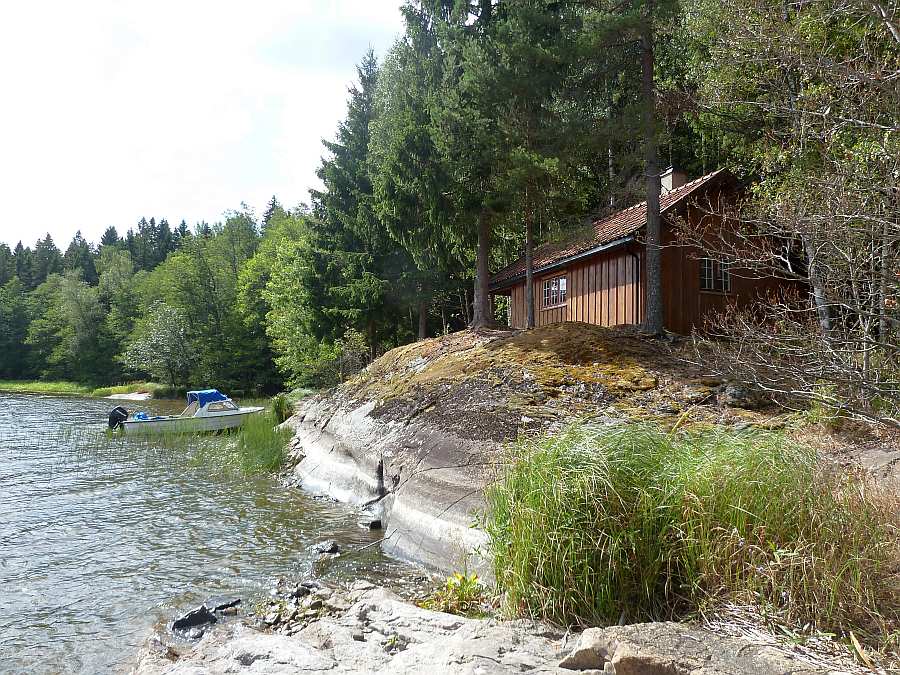 Das Ferienhaus Henæskoia liegt in absoluter Alleinlage