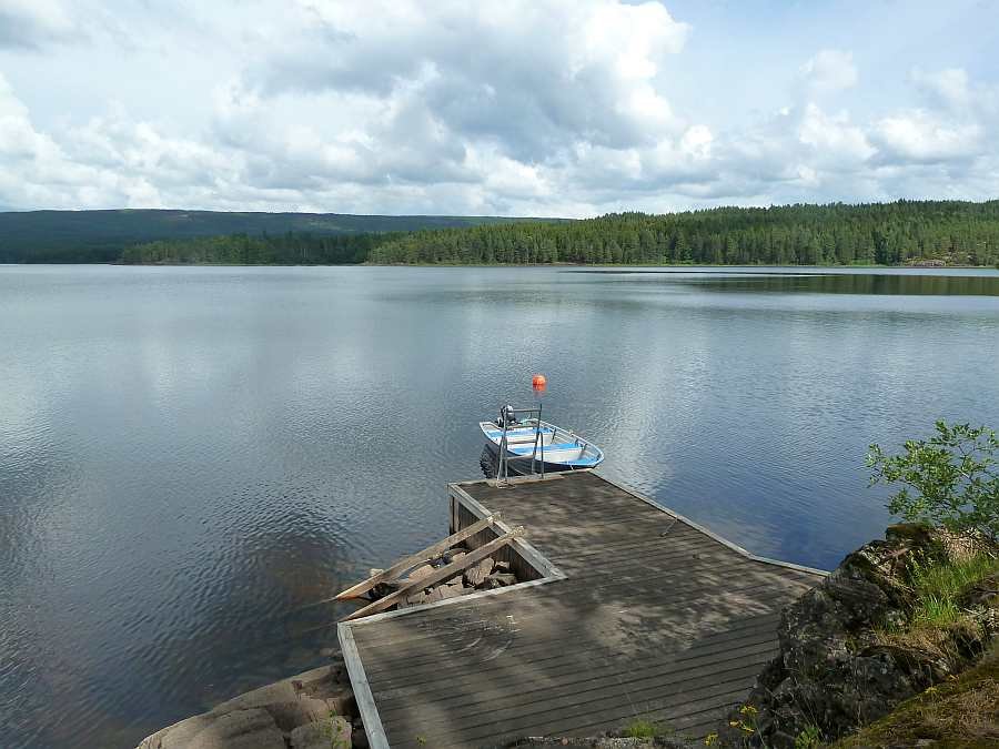Der Bootssteg direkt vor dem Haus
