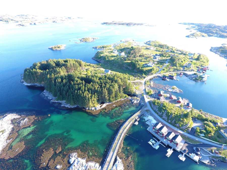 Luftaufnahme. Gute geschützte Lage, nur einen Katzensprung zum Atlantik