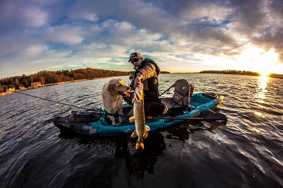 Vermieter Gunnar mit Hecht.