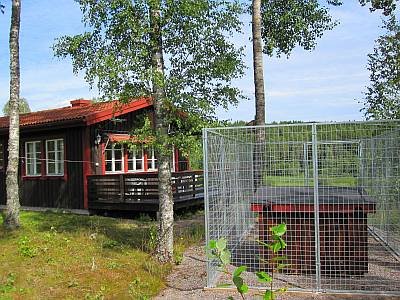 Der Zwinger wurde von Ihren Gastgeber extra für mitgebrauchte Hunde gebaut. Der Zwinger wurde von Ihren Gastgeber extra für mitgebrauchte Hunde gebaut.